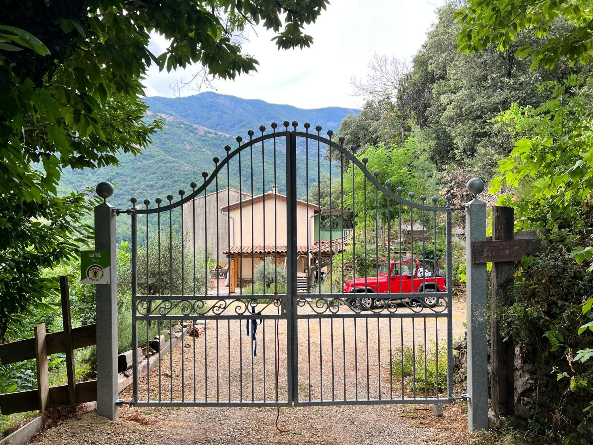 Les Magnels Bed & Breakfast Valleraugue Eksteriør bilde